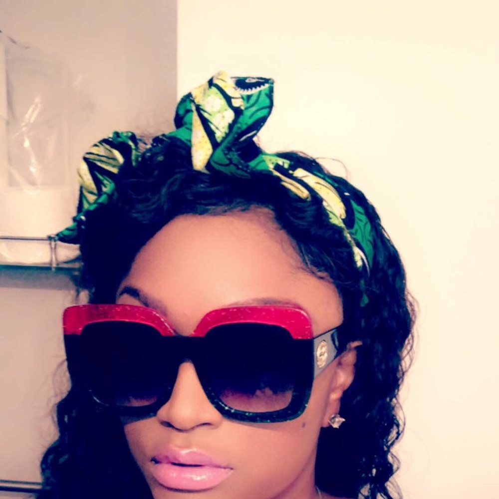 Meet your Posher, Goshia